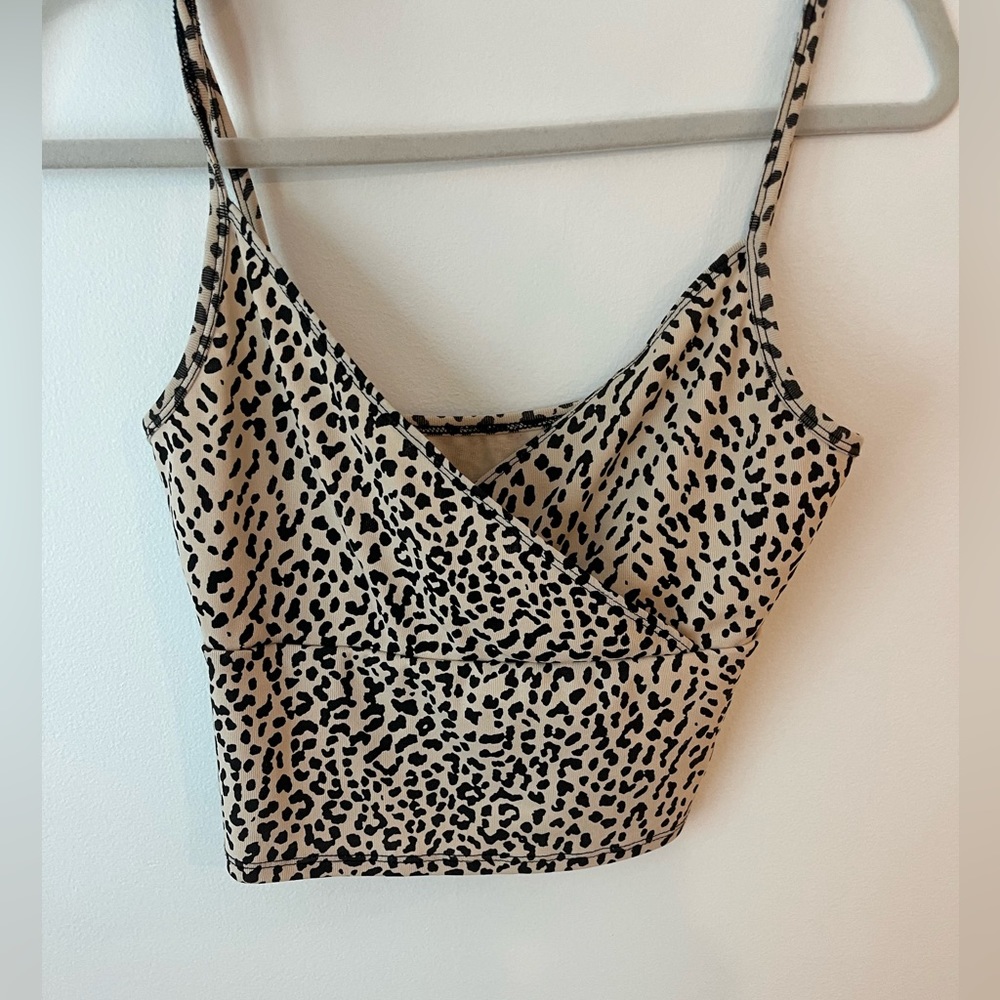 Leopard Cropped Tank Top - Picture 3 of 3